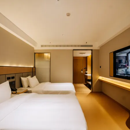 Golden Lion Crown Hotel