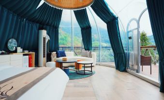 Cloud-Crest Starry Lodges