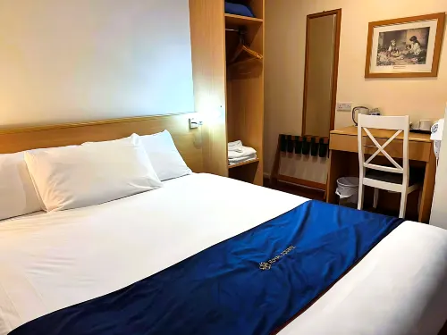 Royal Square Hotel - NEC & Birmingham Airport Hotels in Coleshill