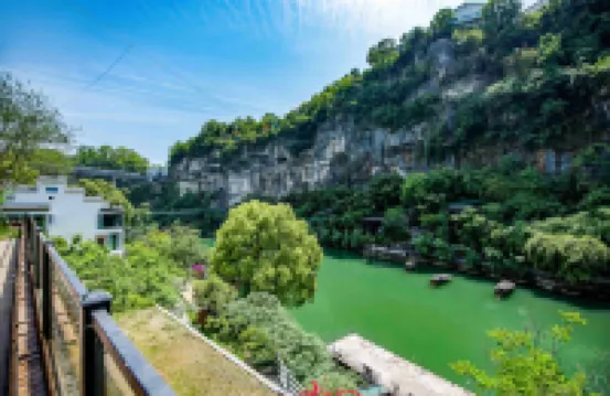 Taofanting·Xipan Cloud House Mountain-view Resort (Xiling Gorge Scenic Area Branch)