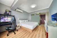 Jingzu E-Sports Hotel (Nanchong Shunqing 1227 Plaza)