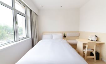 Hi lnns(Hanting Hotel Tianjin Dagang JingiRoad  )