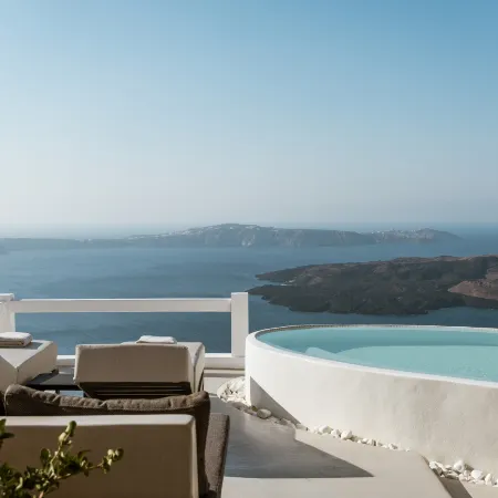 Aqua Luxury Suites