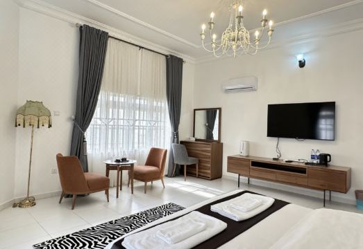 JUN YUE Hotel의 현대적인 객실