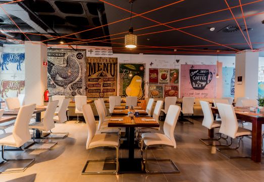 스타 인 리스본 에어포트 로비