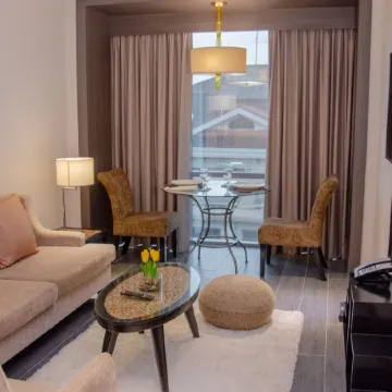 Newport Stay by Runway Manila & Attractions