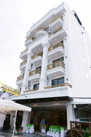 BLUE SKY NOI BAI HOTEL & POOL Отели рядом с Аэропорт НойБай
