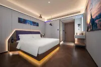 Heguang · ALIENSPACE E-sports Hotel (Chengdu Wenjiang Hopson One Mall Branch)