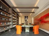 Zhangjiajie Yunqi·V Resort Hotel (Near National Forest Park East Gate Ticketing Hall)