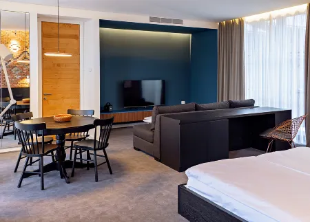 Dilijani Tun Hotel & Restaurant