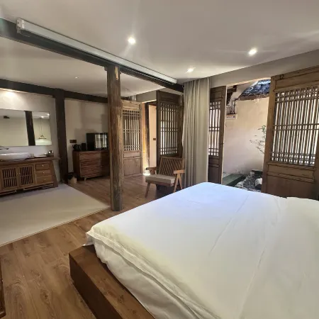 Cloud-Veiled Mountain Realm Retreat, Lishui Songyang