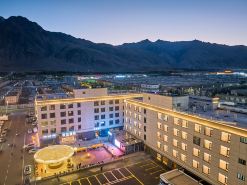 Banlan Hotel (Tashkurgan Jincao Tan Scenic Area Branch)