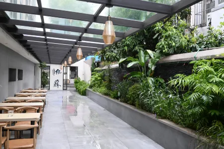 Tassel ・ Best regards Hotel (Nanjing Confucius Temple Zhanyuan Branch) Отели рядом с достопримечательностью «Nanjing Institute of Space Management»