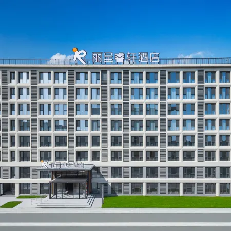 REZEN SELECT HOTEL