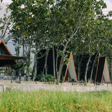 PukuPods - Tent & Cabin Отели рядом с достопримечательностью «Храм Батукару»