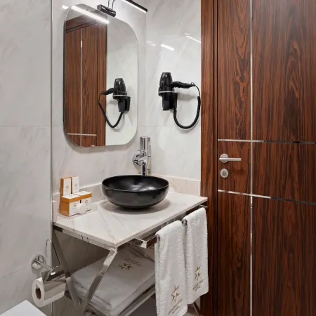 Shining Star Hotel Отели рядом с достопримечательностью «Святая София»
