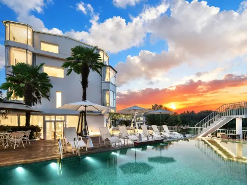 Shanghai Senbo Garden Resort Hotel (International Tourism Resort Area)