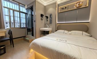 Yunyi Apartment (Guangzhou Shahe Clothing Wholesale City)