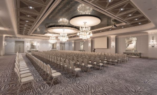 Wyndham Grand Istanbul Kalamış Marina Hotel