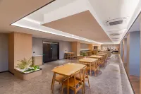 Zunze Hotel (Wuhu University Town Desheng Plaza)