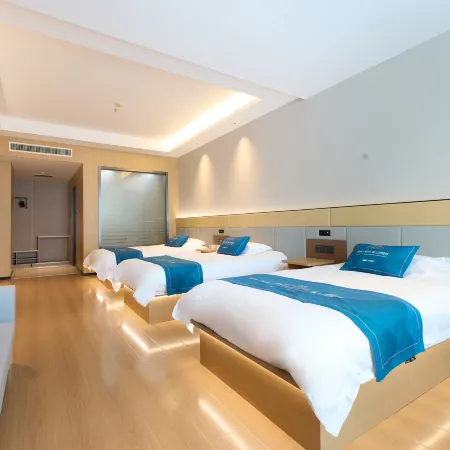 Ruge Sanqiu Rose Garden Hotel (Wanda Plaza)