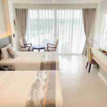 Uniland Golf & Resort Rooms