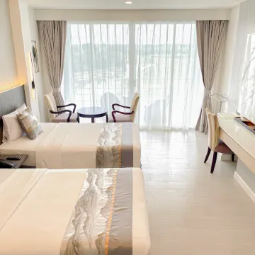 Uniland Golf & Resort