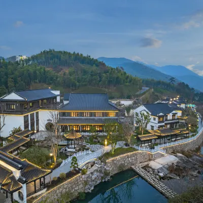 Anji Eryuehua Hot Spring Resort Hotel (Yunshang Grassland Branch) Hotels near Dazhuhai Tourist Area of China