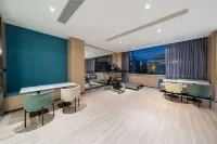 Starway Hotel (Zigong Huashang International City)