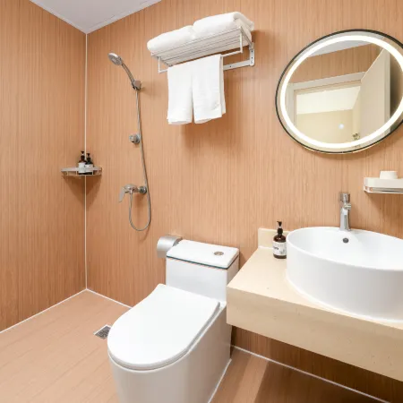 Grace Inn Hotel (Jinan Qianfo Mountain West Gate Quancheng Park Subway Station) Отели рядом с достопримечательностью «Гора тысячи Будд»