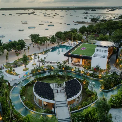 蘇米特拉豪華別墅-普拉瑪納體驗 梅爾塔莎莉海灘（Mertasari Beach）附近的飯店
