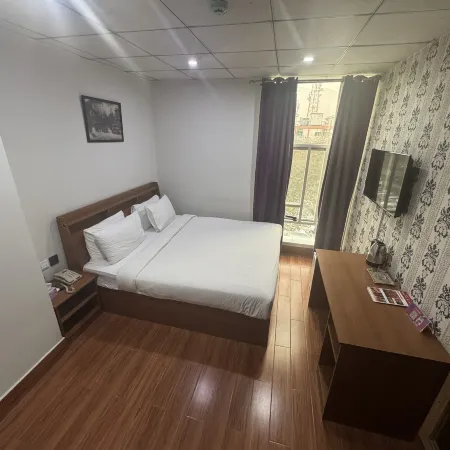 Oriental Hotel Отели рядом с достопримечательностью «Торговый центр Centaurus»