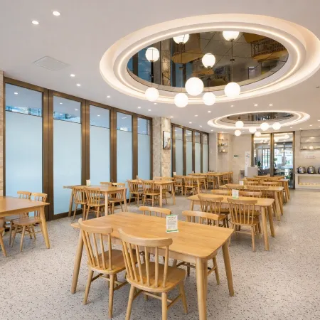 Lvbao Lezhi Hot Spring Hotel
