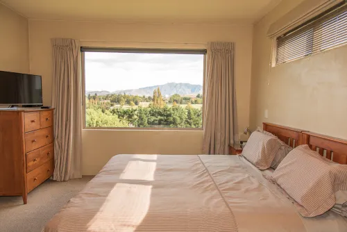 Arrowtown Dress Circle - 3-Star