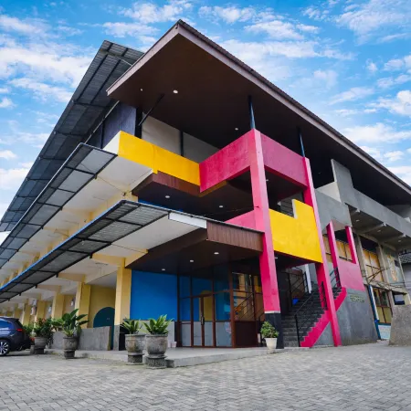 Tripletree Kenaro Hotel