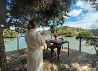 Tree House: Private cabin with jacuzzi & kayak