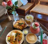 Yifan Light Luxury Hotel