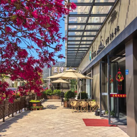 Lanwan Hotel (Luoyuan High-Speed Railway Station) Отели в г. Лоян