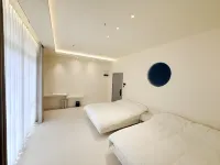 Meizhou Island Moonlight Outside the Window Minimalist Style Homestay (Mazu Film City)