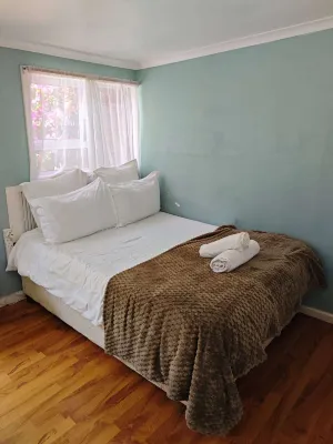 Claremont Guest House - Homestays