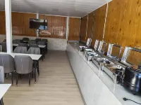 Red House Hotel (Gangrenboqi Scenic Area)