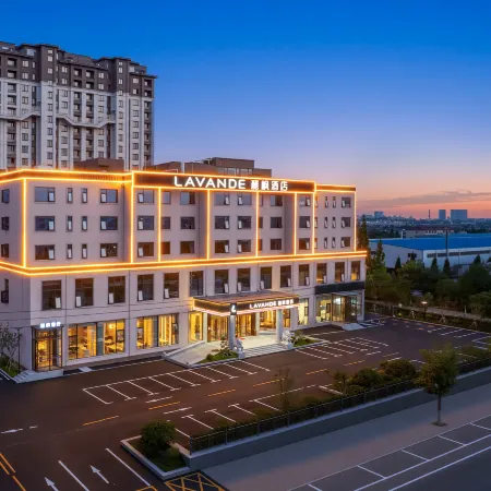 Lifeng Hotel (Haiyang Government Affairs Service Center Haiyang Station Branch)