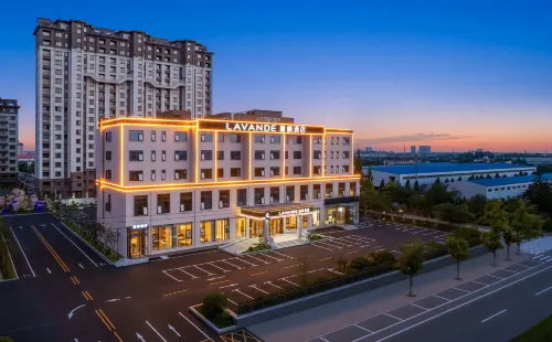 Lifeng Hotel (Haiyang Government Affairs Service Center Haiyang Station Branch)