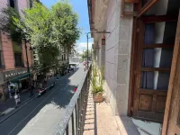 Whost Hotel y Hostal - 2-Star