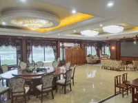 Yihuasenju Holiday Hotel - Parkering