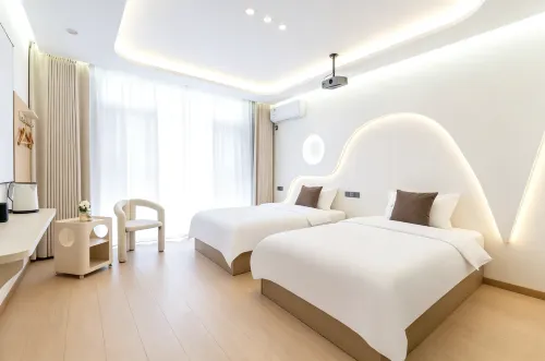 Four Seasons Discovery · Zen Holiday Homestay - โฮมสเตย์