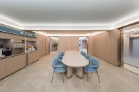 HanTing Hotel (Harbin Xuefu Road Medical University Second Hospital Subway Station) - 2성급