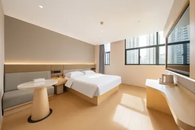 Jiting Hotel (Shanghai Jing'an Temple Wuning Road Subway Station) Hotels in Putuo District