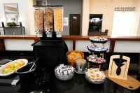 Atrium Hotel and Suites DFW Airport - Breakfast
