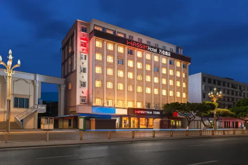Wanxin Hotel (Chongzhou Municipal Government Branch) - parcheggio